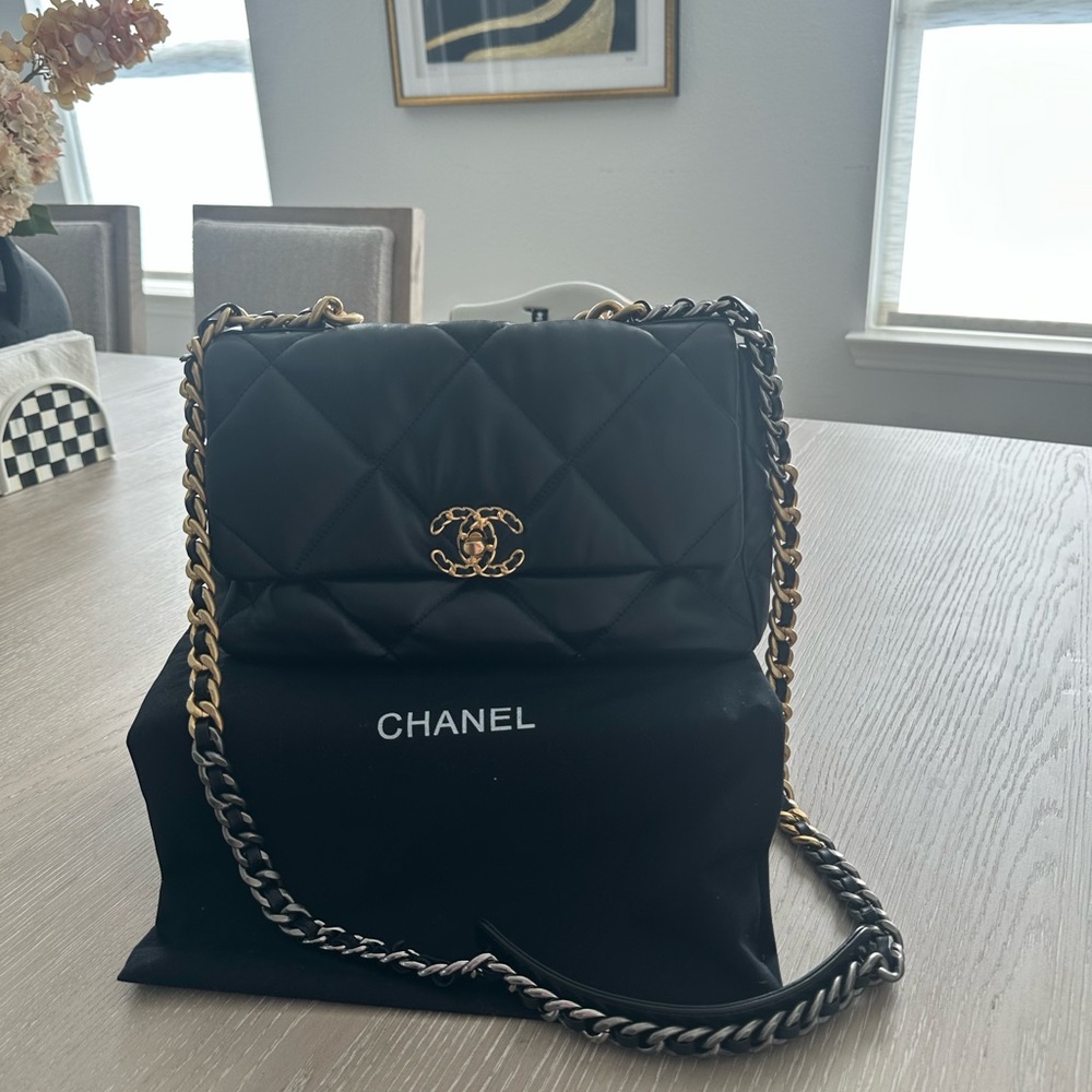 Inspired Black Quilted 19 Chain Bag